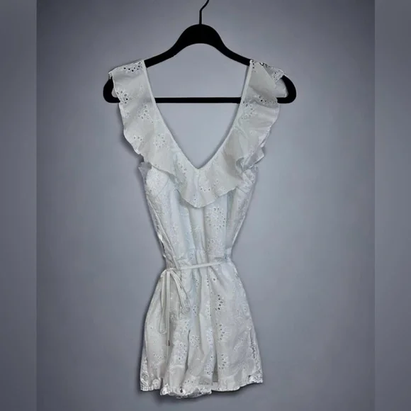 White Lace Romper Size MD - Picture 2 of 5